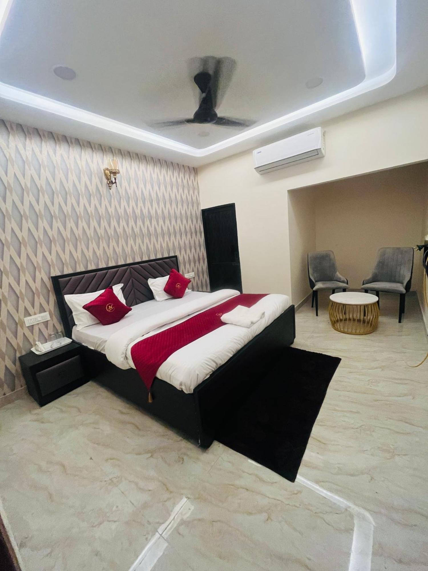 Hotel Royal A Ludhijána Kültér fotó